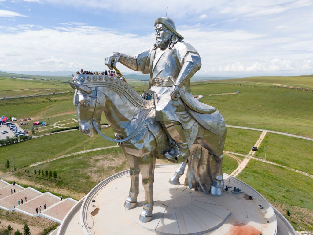 Khan Khentil Nationalpark, Statue Dschingis Khan