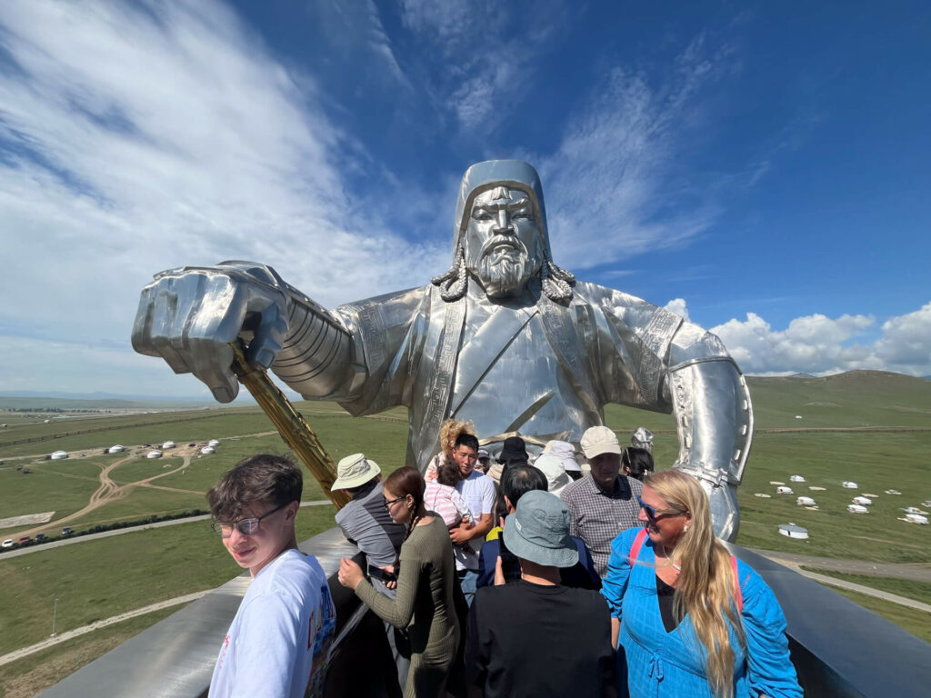 Khan Khentil Nationalpark, Statue Dschingis Khan