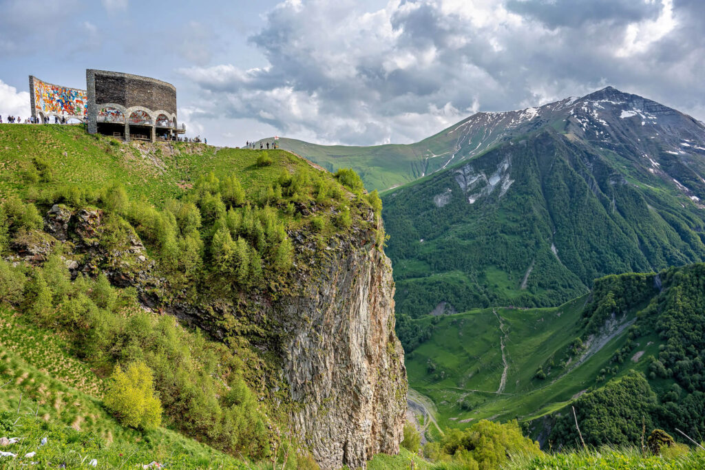 Teufelsschlucht, Georgisch-Russische Freundschaftsdenkmal, Georgische Heerstraße