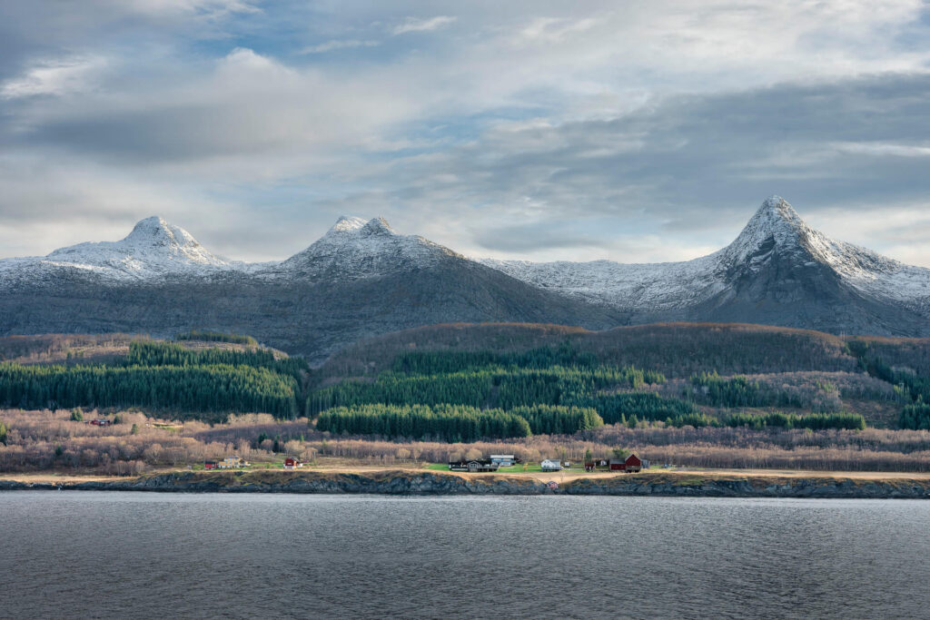 "Die sieben Schwestern", Norwegen, Hurtigruten "Die sieben Schwestern", Norwegen, Hurtigruten