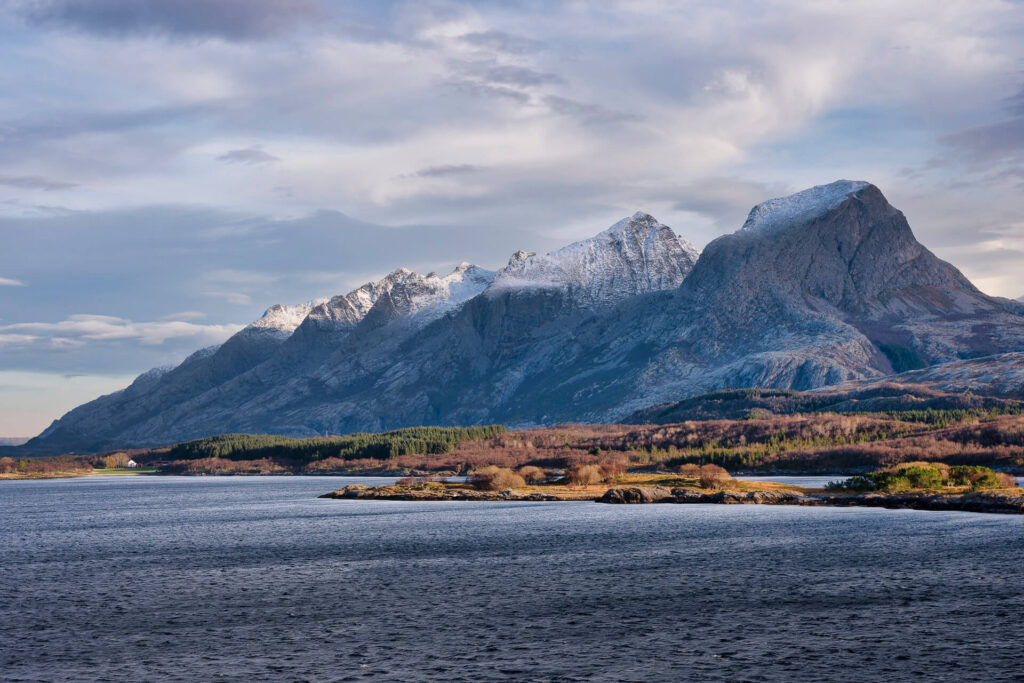 "Die sieben Schwestern", Norwegen, Hurtigruten "Die sieben Schwestern", Norwegen, Hurtigruten